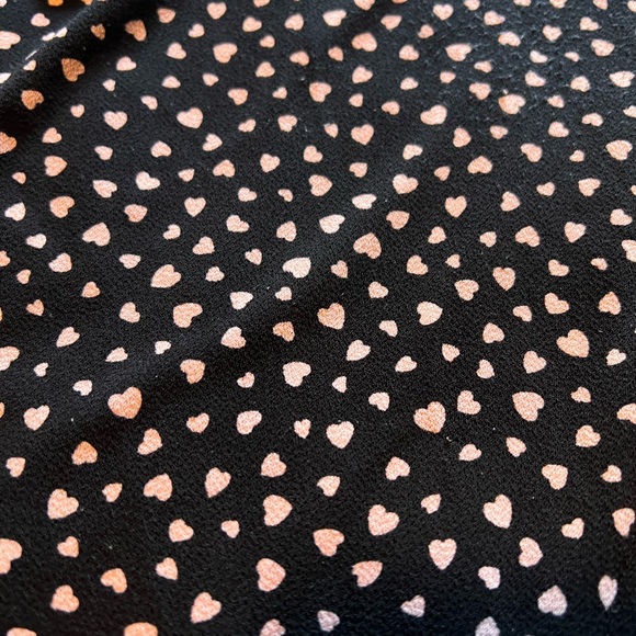 Cute 3/4 sleeve shirt. That isn’t polka dots… it is 💕 hearts - Picture 2 of 5
